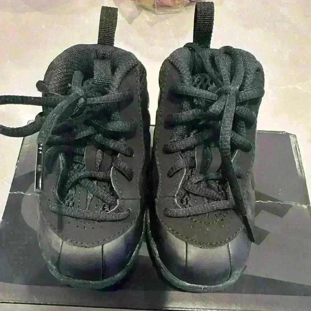 Kids Nike Little posited one